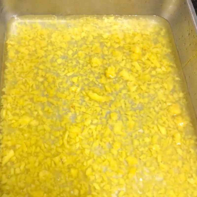 Step 4 Pour into mold Jackfruit jelly with coconut