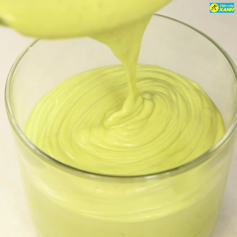 Step 4 Pouring the ice cream mixture Avocado ice cream