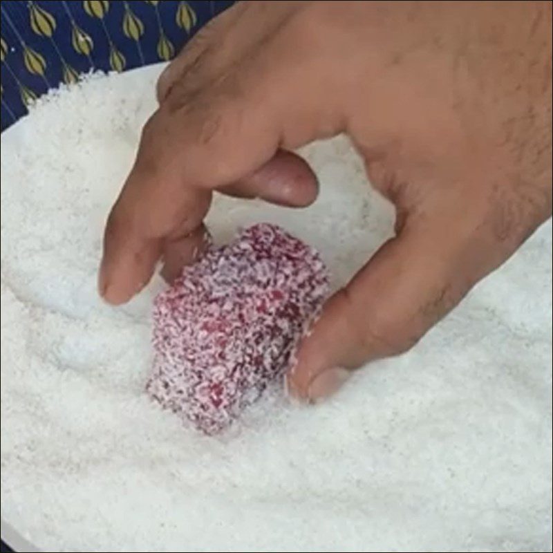 Step 4 Pouring the mold and completing the Pomegranate Jelly with cornstarch