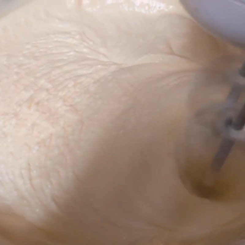 Step 4 Whip a second time and freeze Egg cream (cold cream)