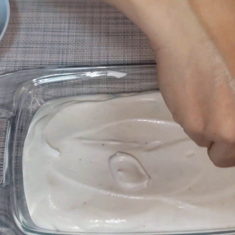 Step 4 Pouring into molds and freezing Strawberry chocolate ice cream