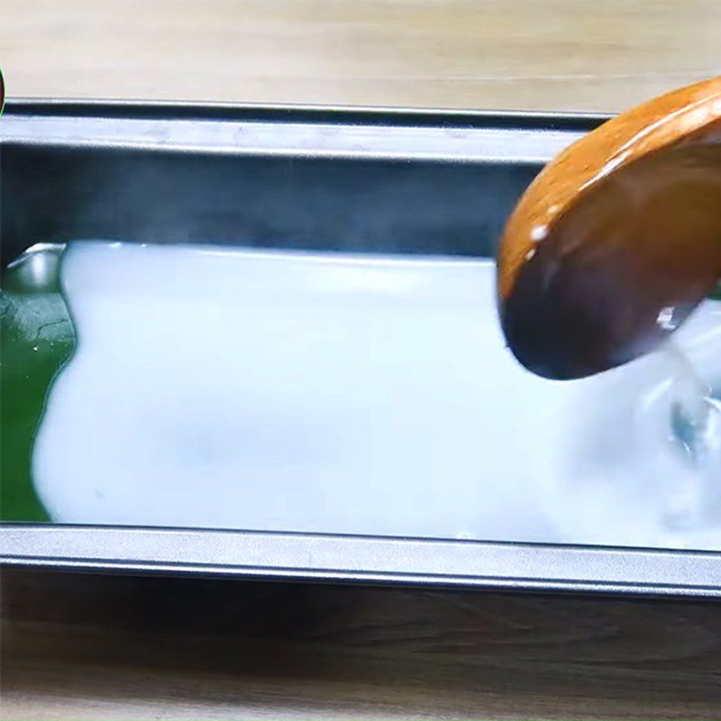 Step 4 Pouring into molds and setting the jelly for colorful jelly