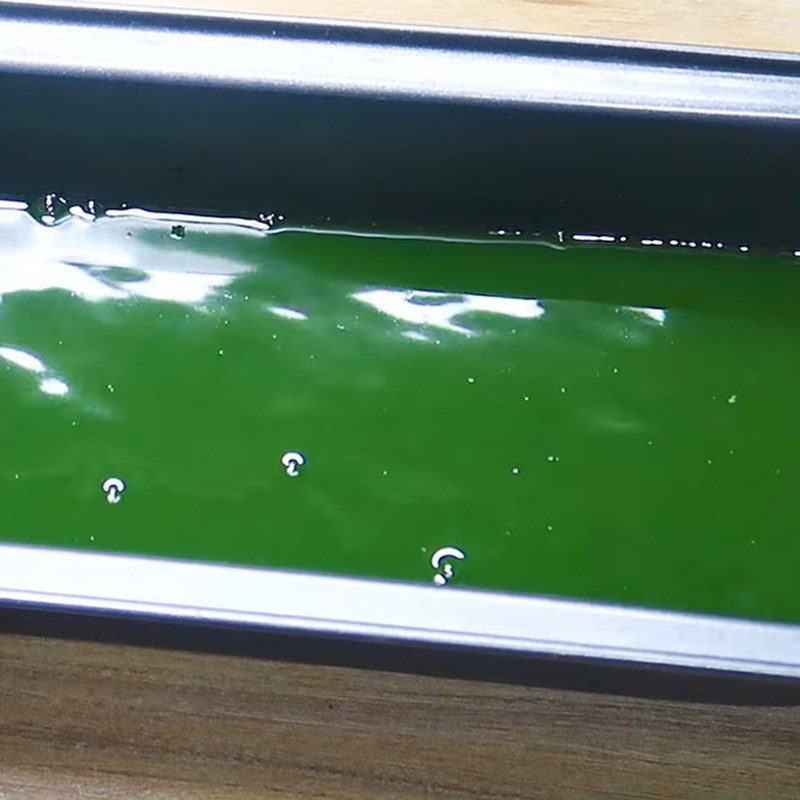 Step 4 Pouring into molds and setting the jelly for colorful jelly