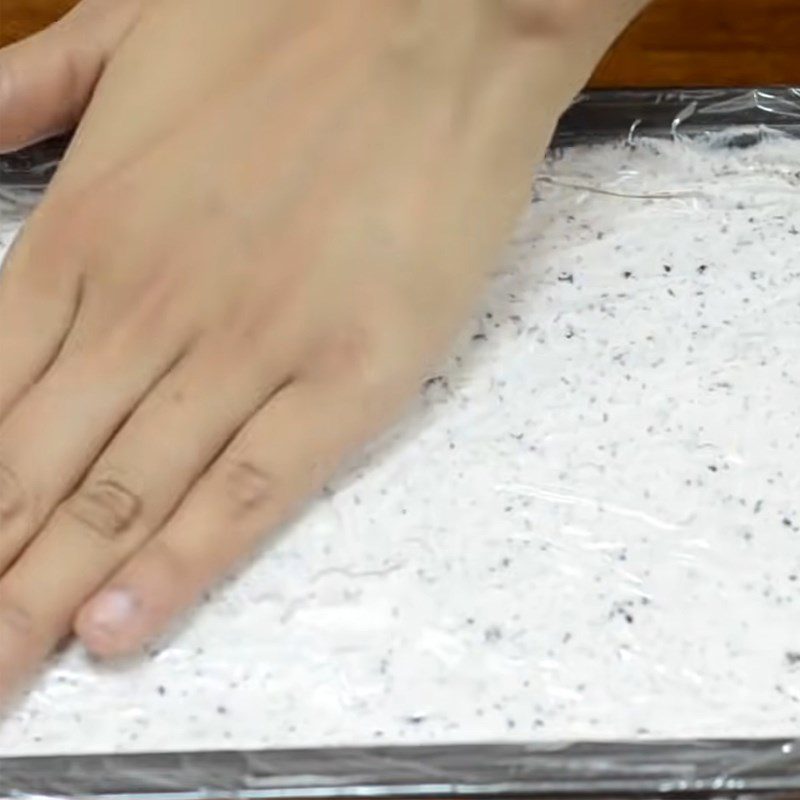 Step 4 Pour into mold and chill Oreo cookie cream