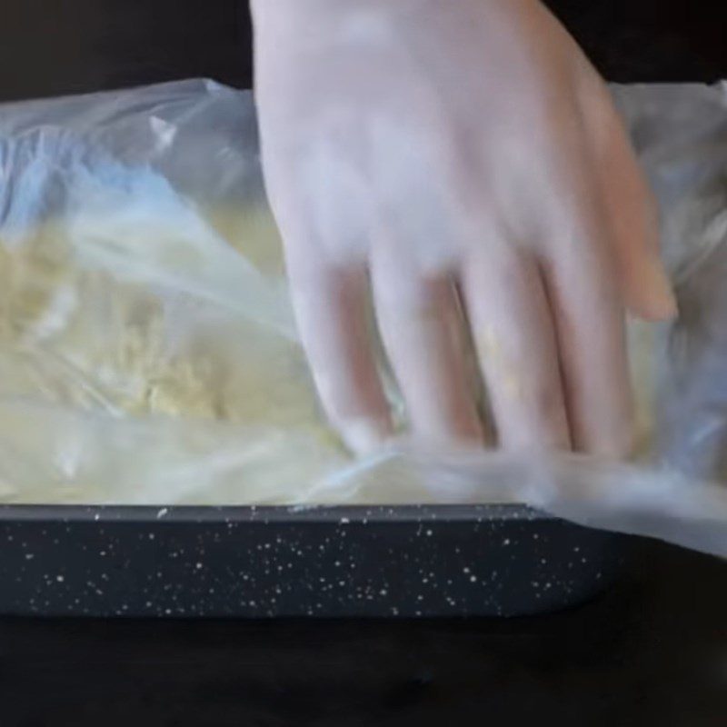 Step 4 Pour into molds and chill