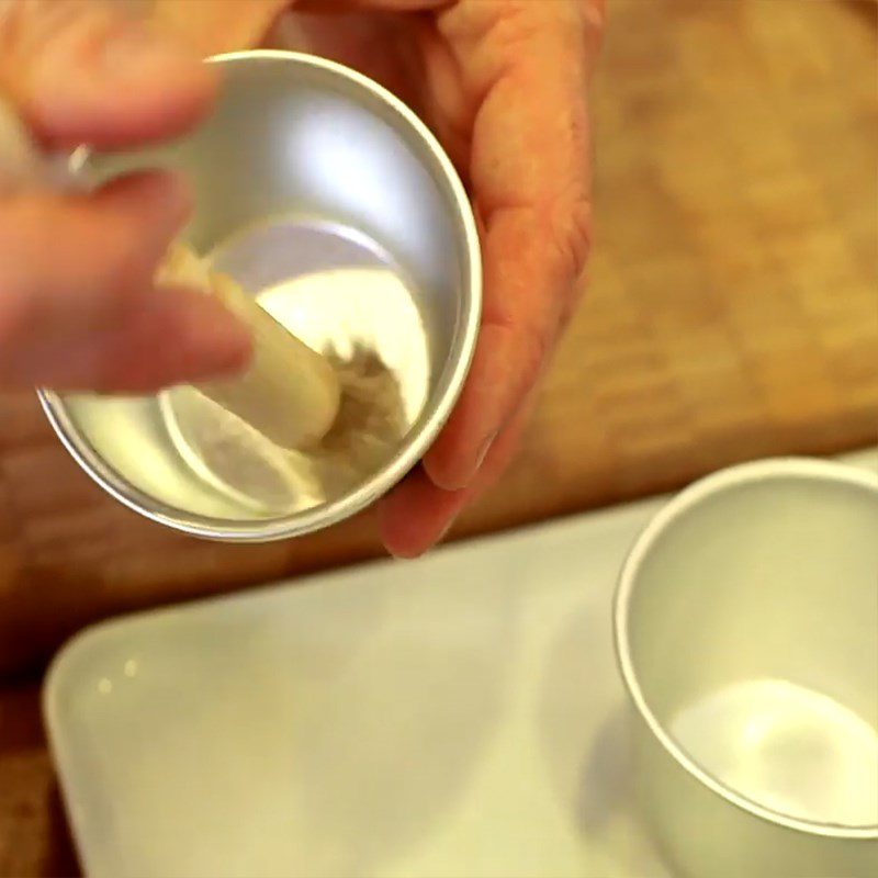 Step 3 Pouring the mold and chilling the cake for the first time Plum coconut panna cotta