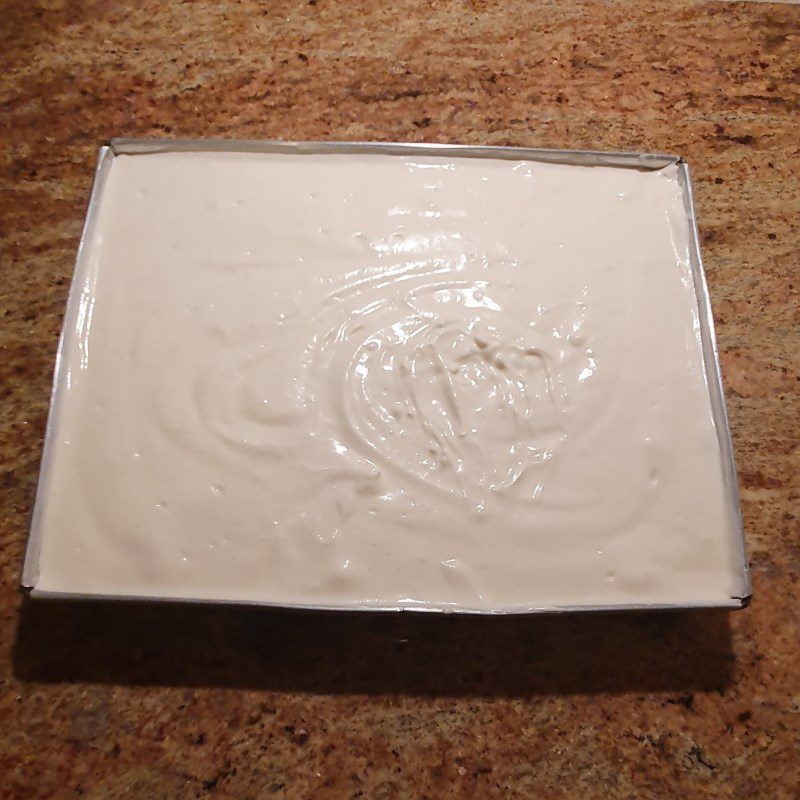 Step 2 Pour into the mold and bake the cake Sponge cake with shrimp sauce