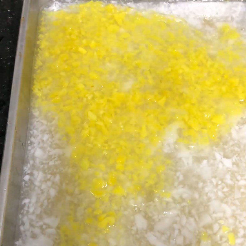Step 4 Pour into mold Jackfruit jelly with coconut