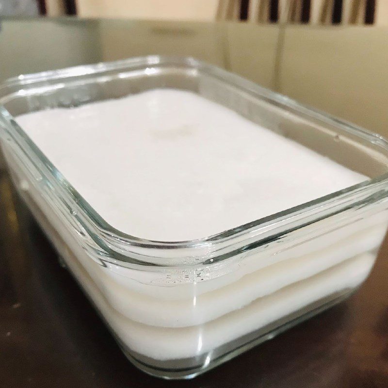 Step 3 Pour the jelly into the mold Coconut milk jelly