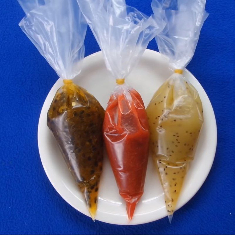 Step 4 Measure yogurt and fruit sauce into bags Yogurt fruit pouch