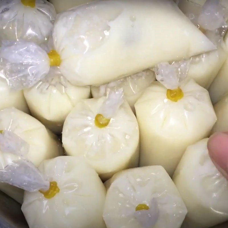 Step 4 Fill into bags and freeze Soursop ice cream