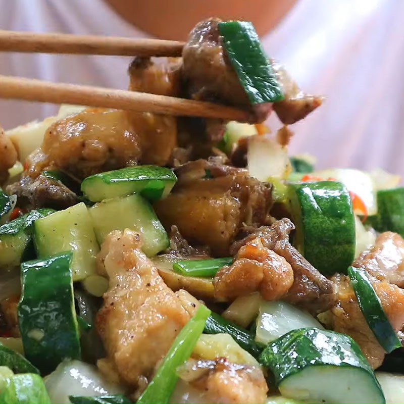 Step 6 Final product Cucumber stir-fried chicken