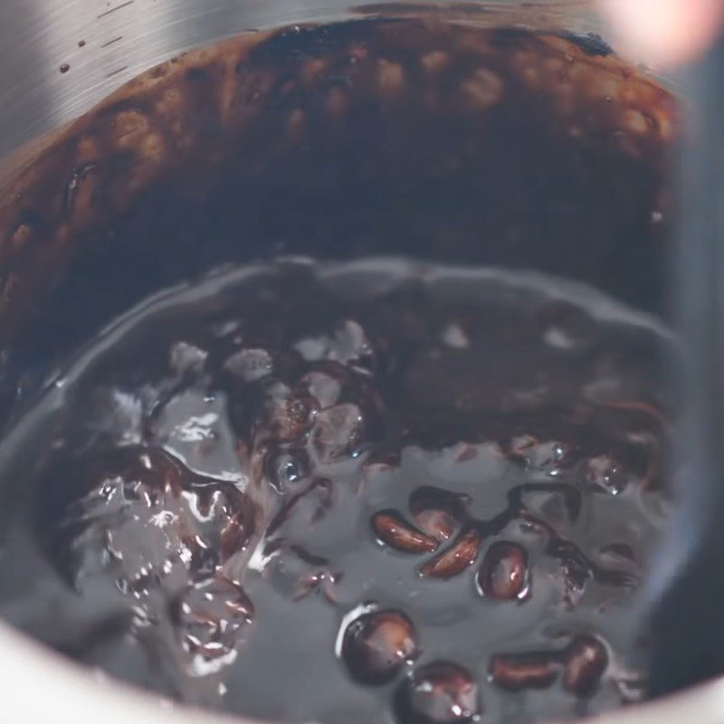 Step 2 Melt the chocolate cocoa mixture for chocolate bubble milk tea