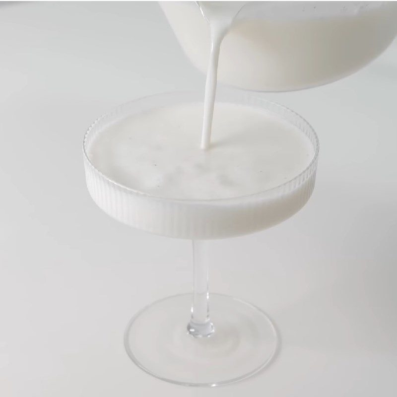 Step 2 Heat the milk mixture and pour into molds Mango sauce Panna cotta