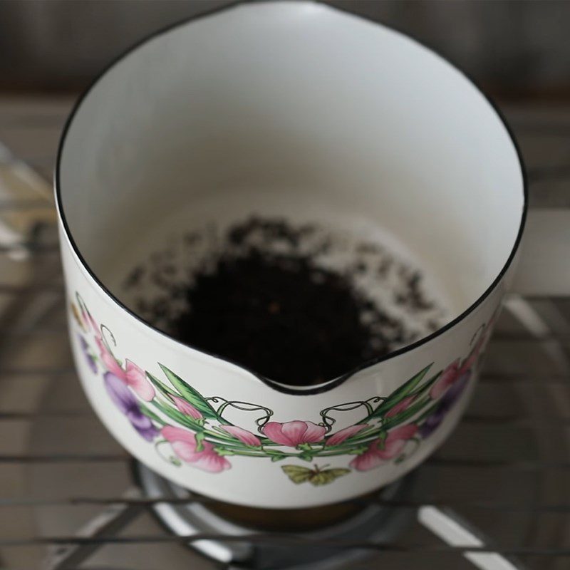 Step 2 Boil the tea Royal Milk Tea with Cream