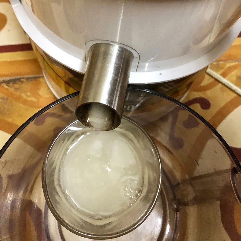 Step 2 Press aloe vera Aloe vera honey juice
