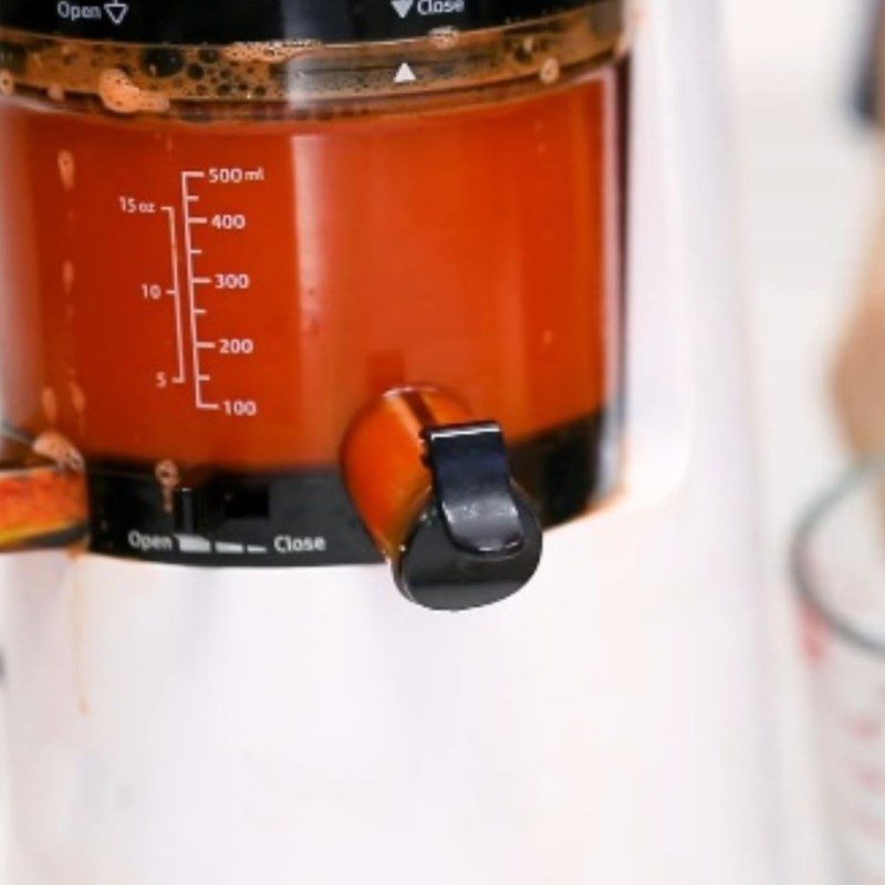 Step 2 Juicing Grapefruit and Carrot Grapefruit Carrot Juice