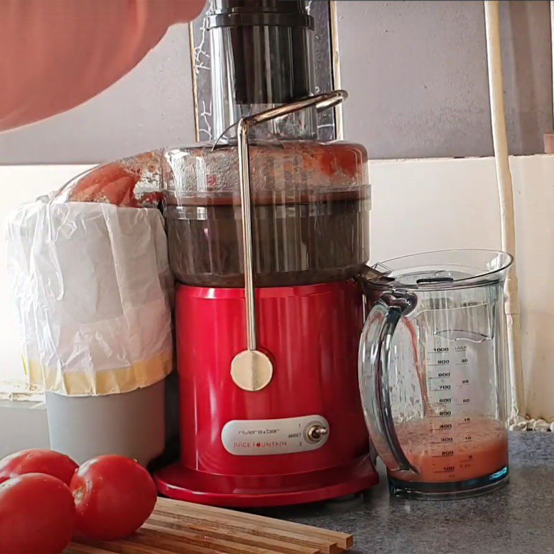 Step 2 Juice the tomatoes Fresh Tomato Juice