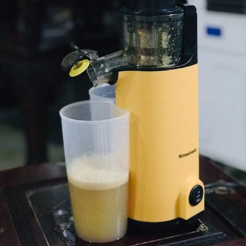 Step 2 Juicing Apples Apple Juice