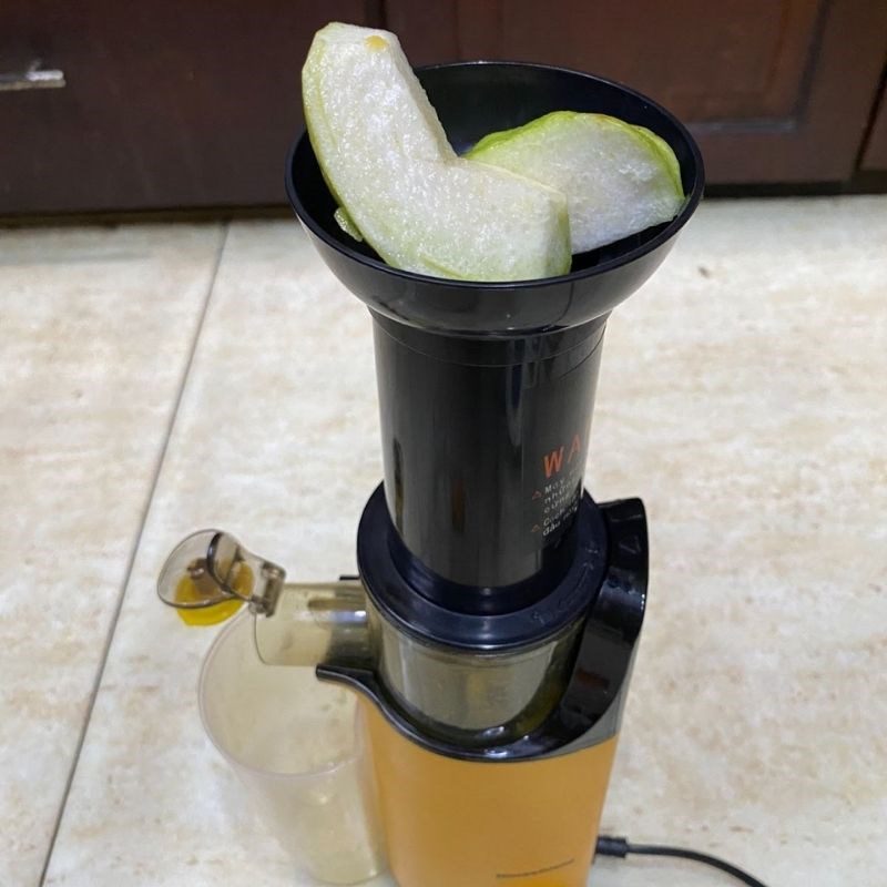 Step 2 Juicing Mango with Guava Mango Guava Juice