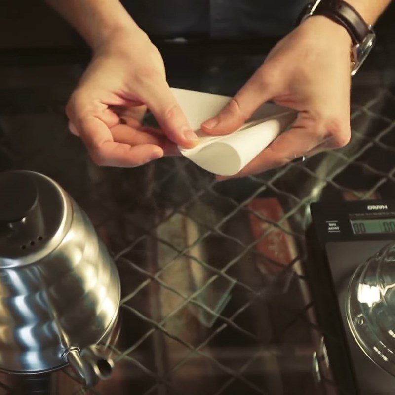 Step 2 Folding coffee filter paper