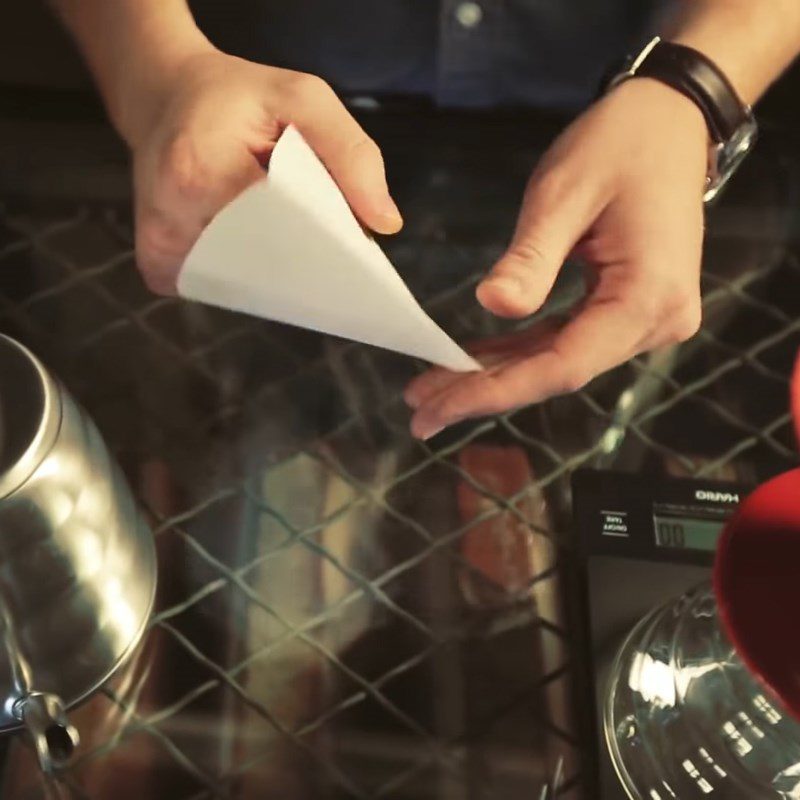 Step 2 Folding coffee filter paper