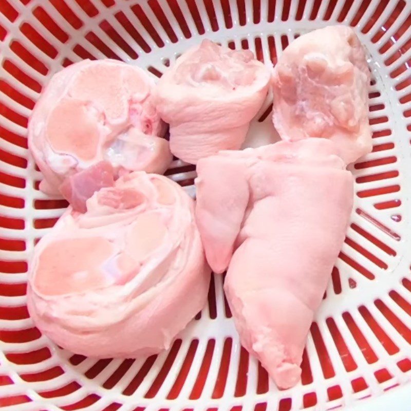 Step 1 Prepare the pork leg Pork leg braised with banana blossom