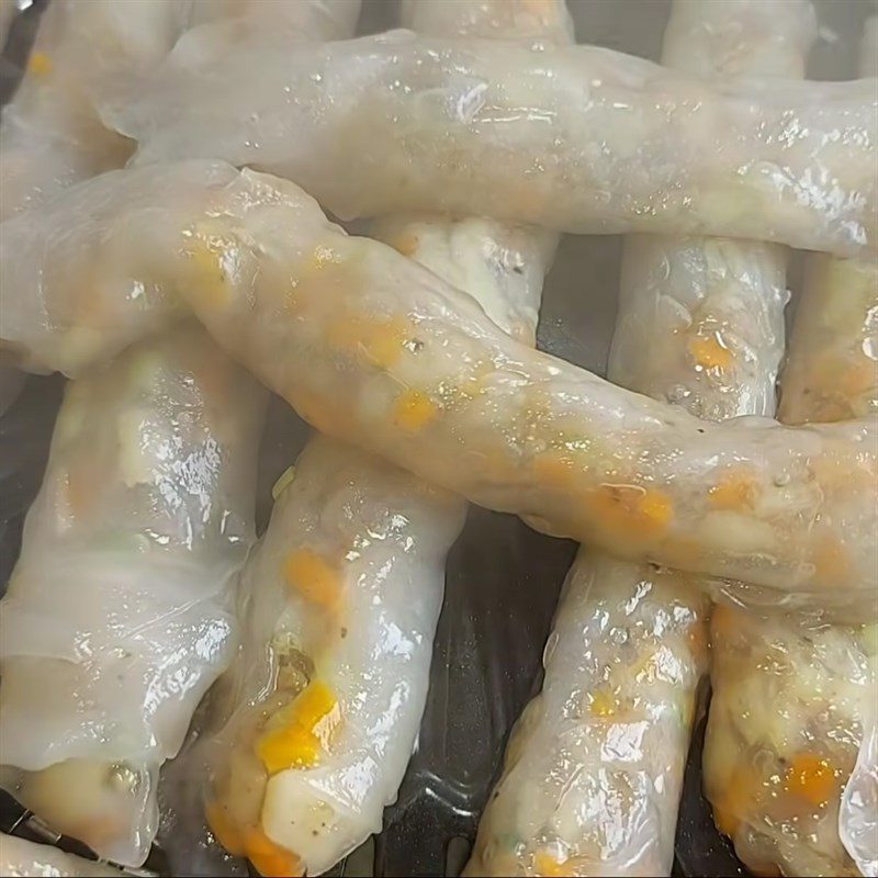 Step 3 Wrap the filling and steam the rice paper Steamed vegetable rice paper