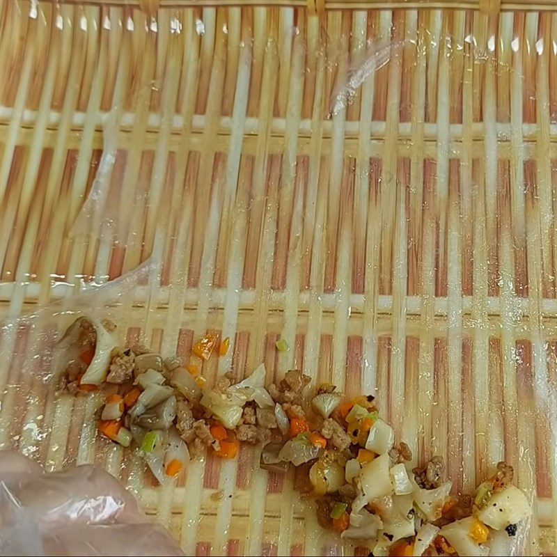 Step 3 Wrap the filling and steam the rice paper Steamed vegetable rice paper