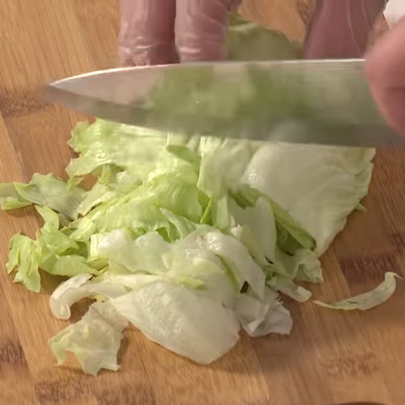 Step 1 Prepare vegetables for Salted Egg Jelly Salad