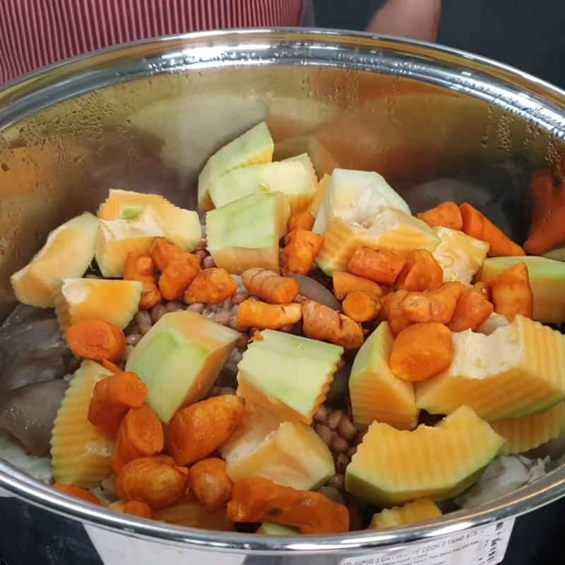 Step 4 Stew beef with ingredients Beef porridge