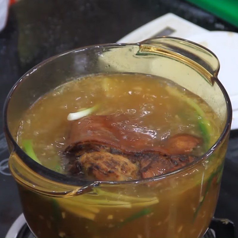Step 5 Stew the pork leg Pork leg stewed with angel hair
