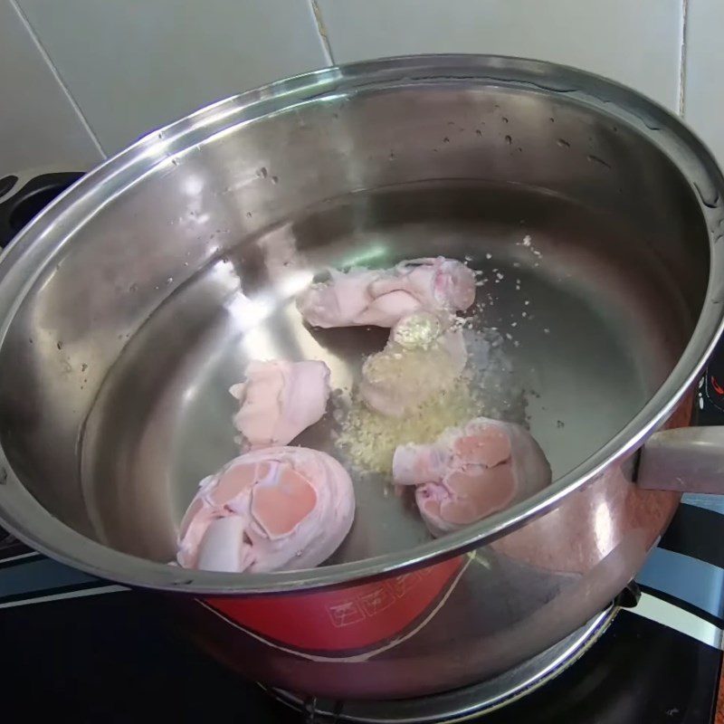 Step 3 Pork Leg Stew Pork leg stew with banana flower