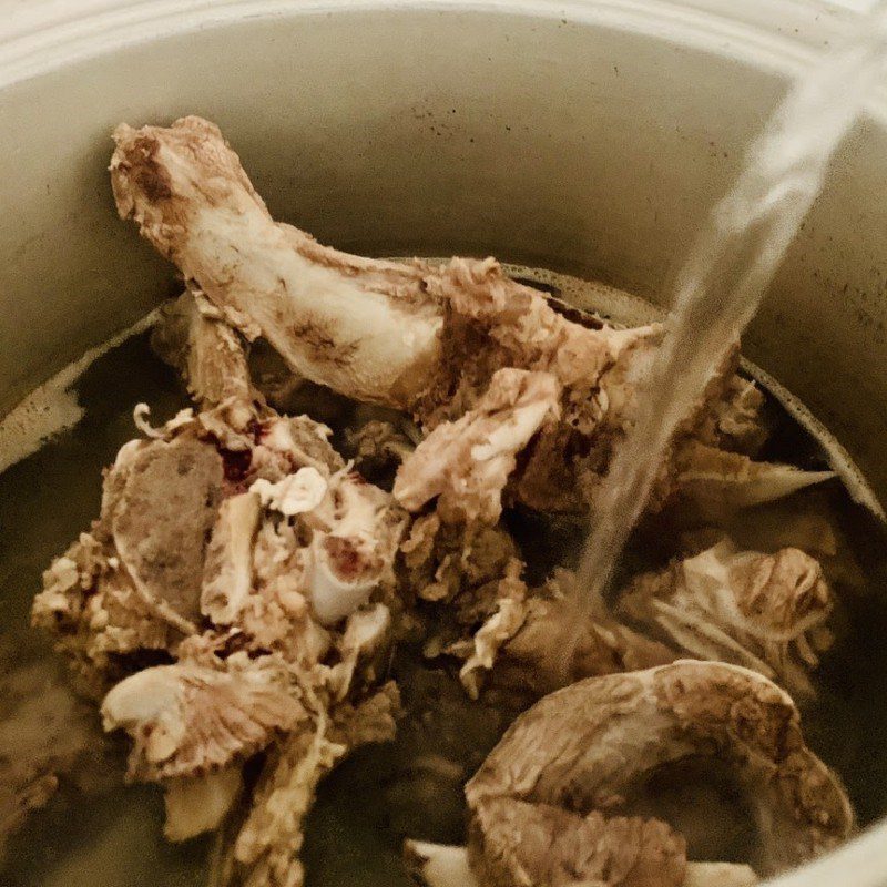 Step 2 Simmer the beef bones for Beef Bone Noodles