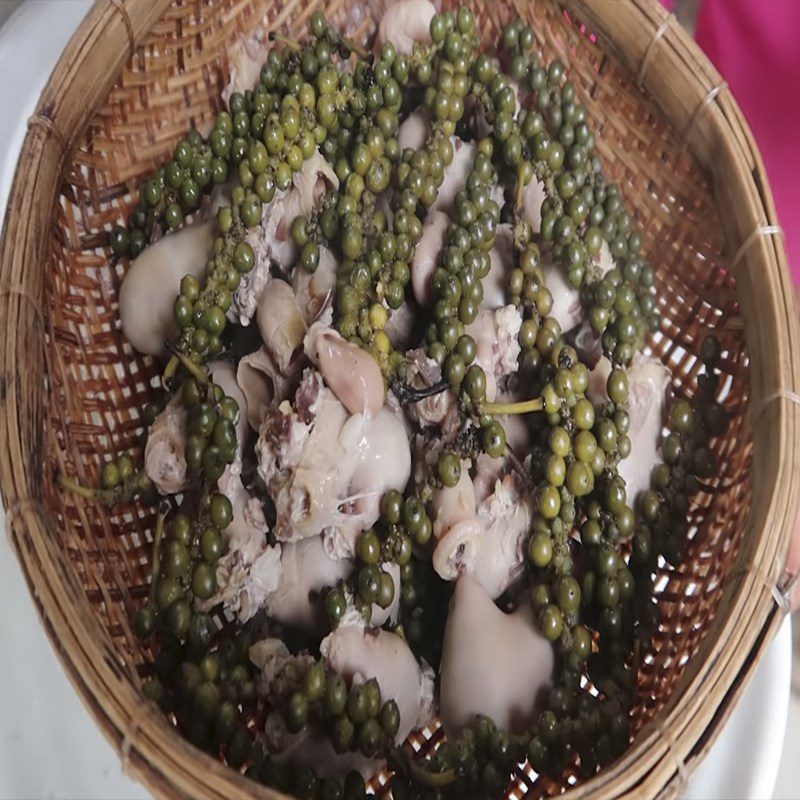 Step 5 Steaming fish stomach Fish stomach stuffed with meat steamed with green pepper