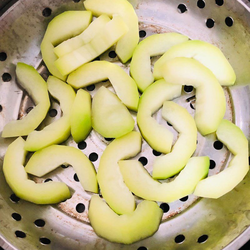Step 2 Steam the Winter Melon for Winter Melon Juice Using a Blender