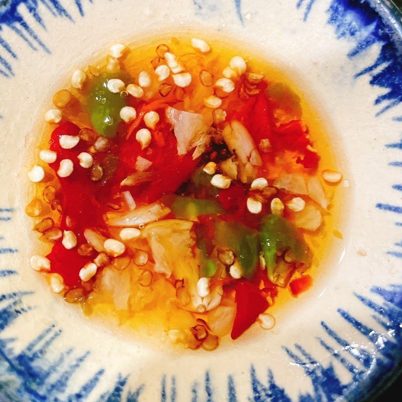 Step 3 Steamed fish with rice paper