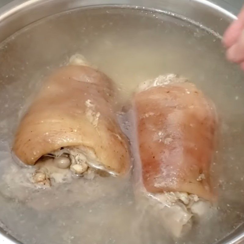 Step 3 Steamed Pork Knuckle Boneless Fried Pork Knuckle