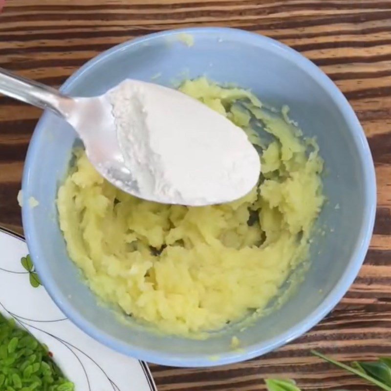 Step 2 Steam Potatoes for Fried Shrimp Wrapped in Potato (Recipe shared from Tiktok Cooking with TasteVN)