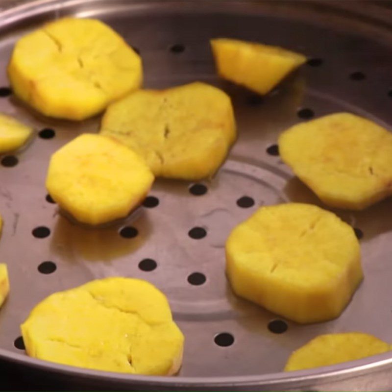 Step 1 Steaming sweet potatoes Sweet Potato Walnut Milk