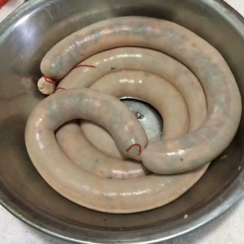 Step 3 Stuffing the Steamed Pork Sausage