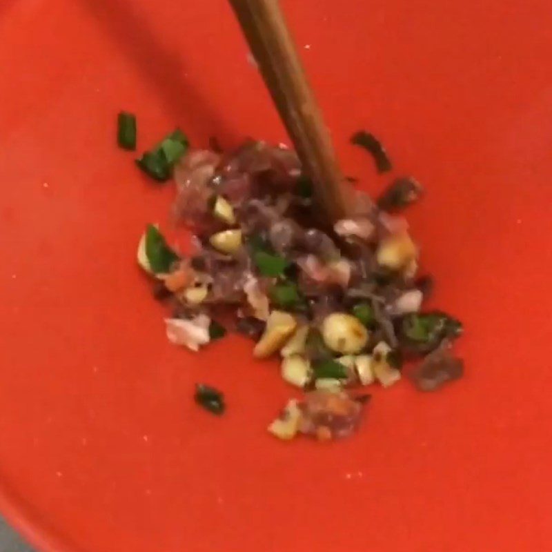 Step 3 Stuffing the Steamed Pork Sausage