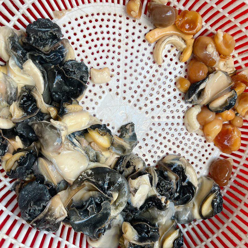 Step 2 Steaming and Chopping Snails Snail Cake Steamed with Mushrooms