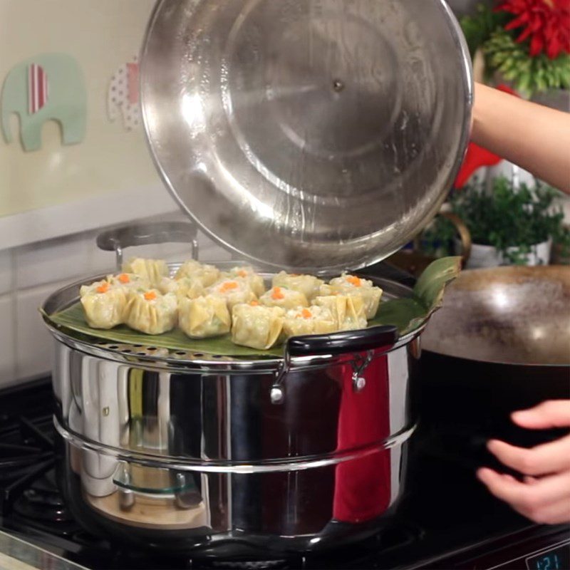 Step 5 Steam the shrimp and pork dumplings
