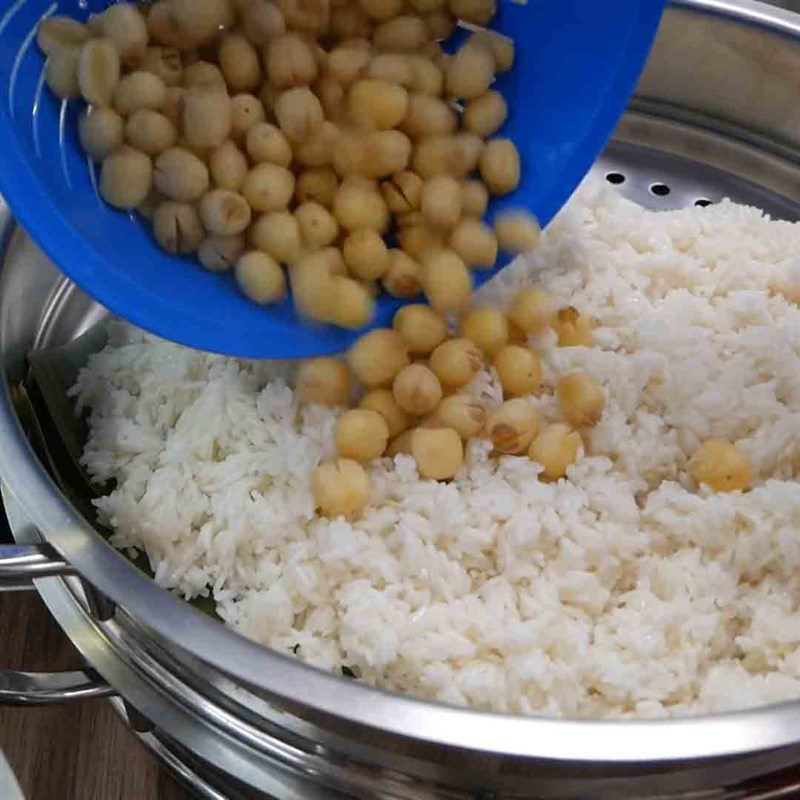 Step 7 Steaming sticky rice
