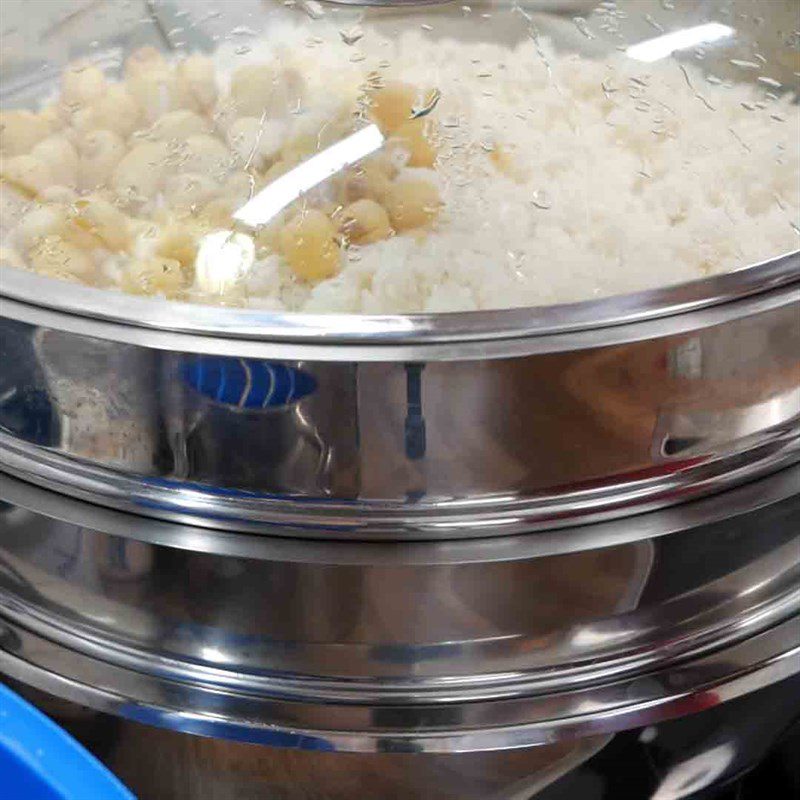 Step 7 Steaming sticky rice