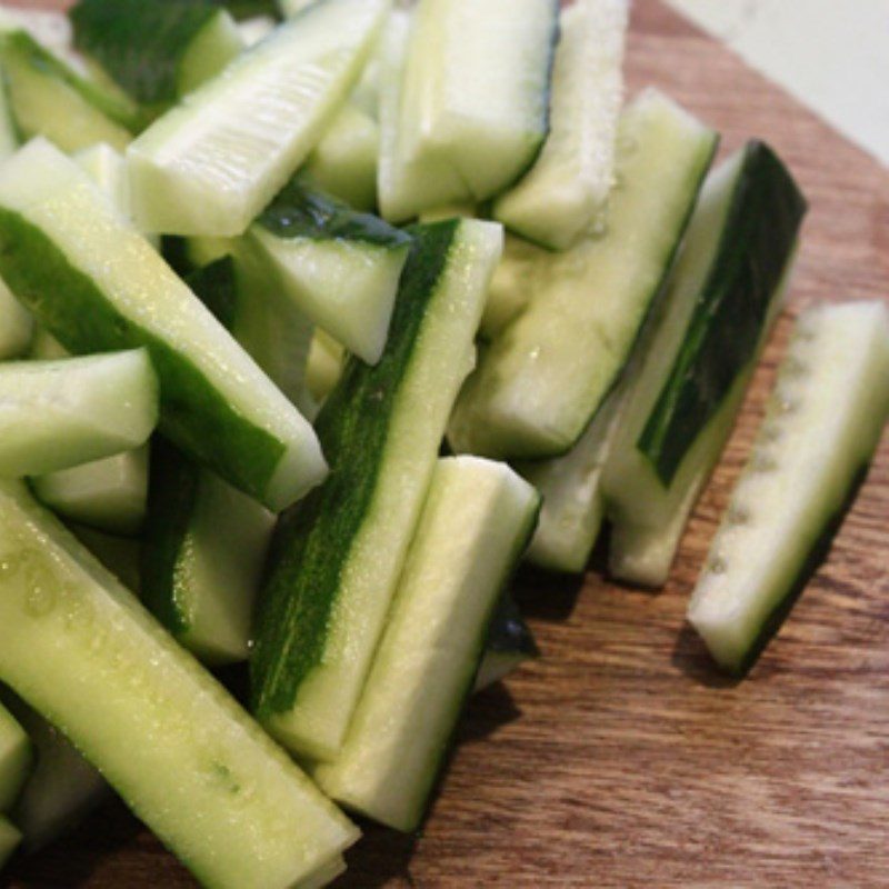 Step 2 Prepare other ingredients for catfish hotpot with fermented rice