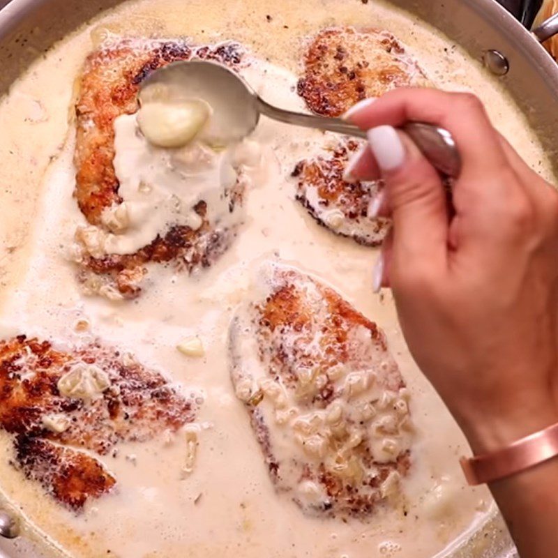 Step 4 Completion Chicken breast with cheese sauce