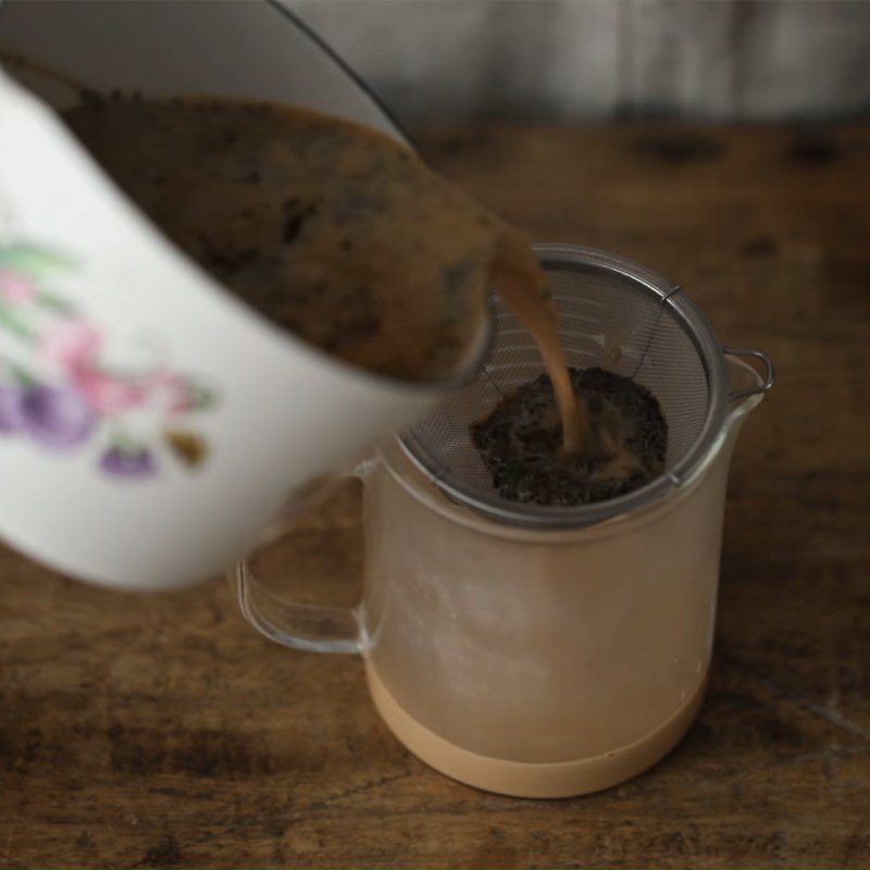Step 4 Completion Royal milk tea with cream