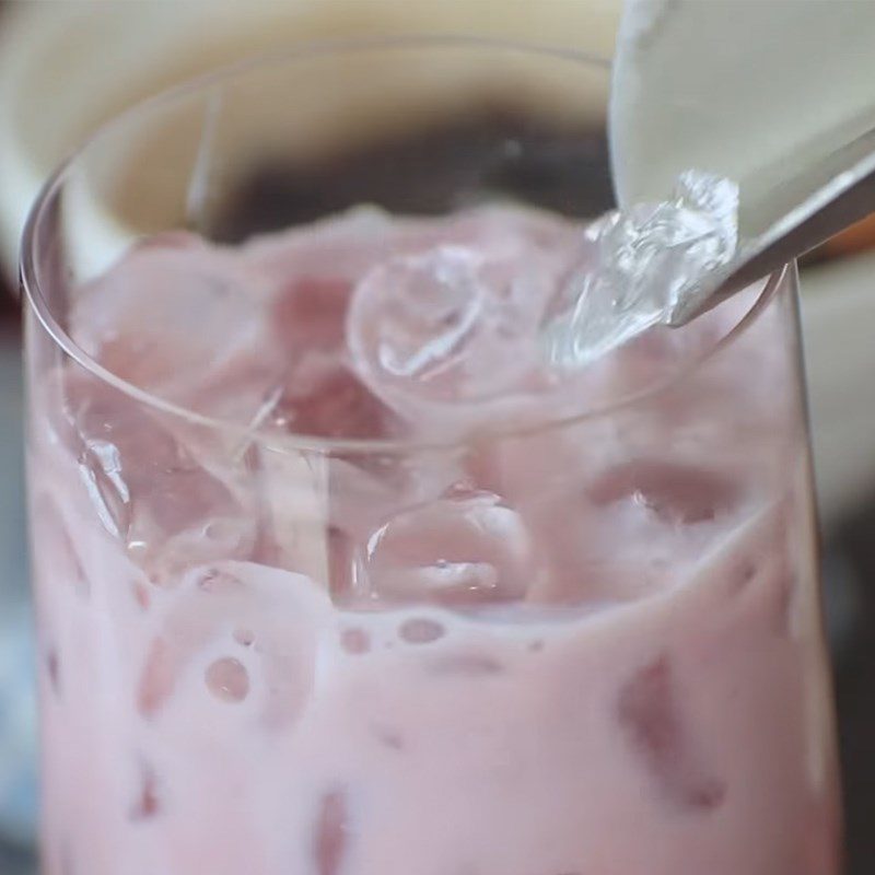 Step 4 Completion Taro milk tea with tapioca pearls